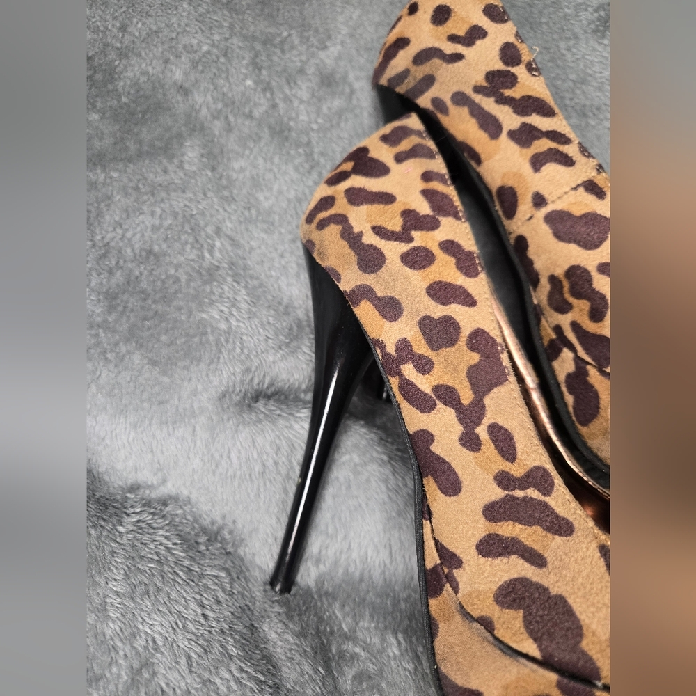 Charlotte Russe Leopard Heels size 6 - Picture 6 of 9